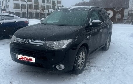 Mitsubishi Outlander III рестайлинг 3, 2013 год, 1 550 000 рублей, 7 фотография
