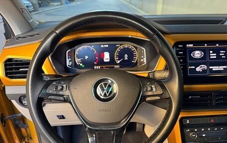 Volkswagen T-Roc I, 2021 год, 1 855 000 рублей, 13 фотография