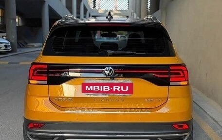 Volkswagen T-Roc I, 2021 год, 1 855 000 рублей, 5 фотография