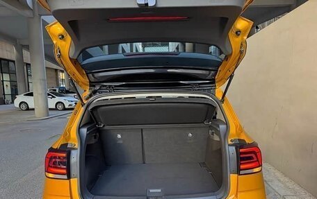 Volkswagen T-Roc I, 2021 год, 1 855 000 рублей, 23 фотография