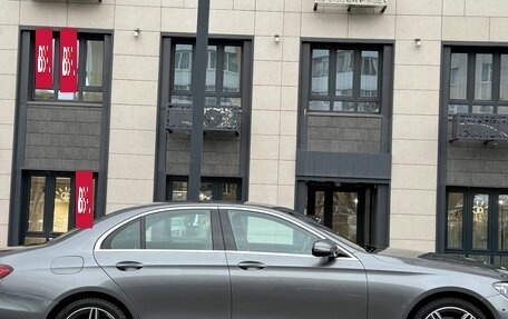 Mercedes-Benz E-Класс, 2018 год, 3 300 000 рублей, 2 фотография