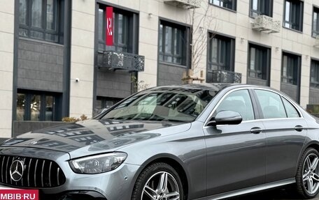 Mercedes-Benz E-Класс, 2018 год, 3 300 000 рублей, 24 фотография