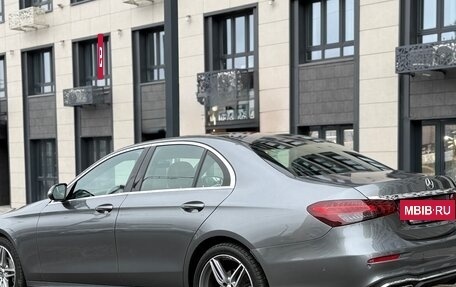 Mercedes-Benz E-Класс, 2018 год, 3 300 000 рублей, 25 фотография