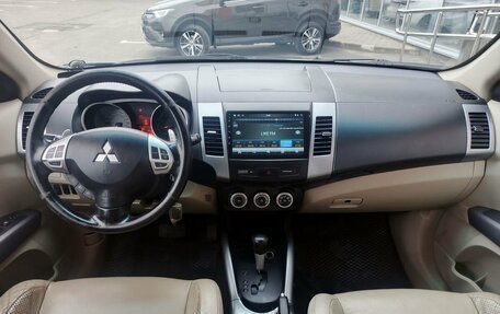 Mitsubishi Outlander III рестайлинг 3, 2008 год, 1 099 000 рублей, 14 фотография