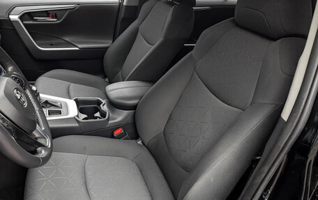 Toyota RAV4, 2019 год, 3 370 000 рублей, 20 фотография