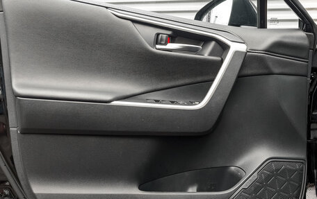 Toyota RAV4, 2019 год, 3 370 000 рублей, 19 фотография