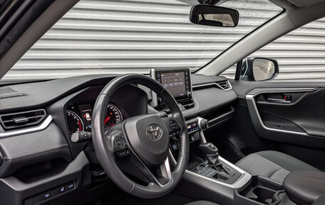 Toyota RAV4, 2019 год, 3 370 000 рублей, 15 фотография