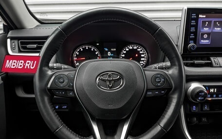 Toyota RAV4, 2019 год, 3 370 000 рублей, 22 фотография