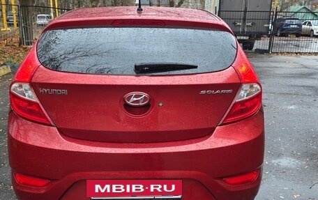 Hyundai Solaris II рестайлинг, 2011 год, 690 000 рублей, 3 фотография