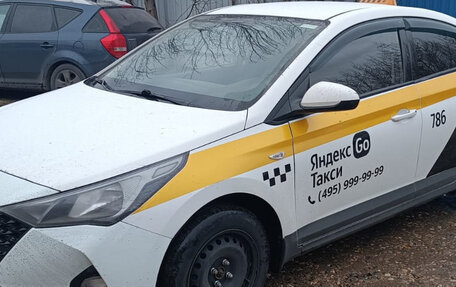 Hyundai Solaris II рестайлинг, 2020 год, 1 050 000 рублей, 1 фотография