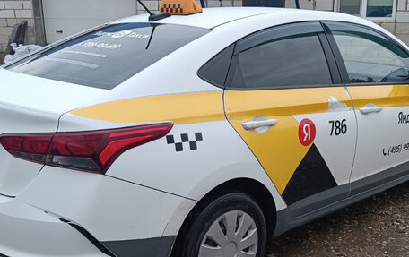 Hyundai Solaris II рестайлинг, 2020 год, 1 050 000 рублей, 3 фотография