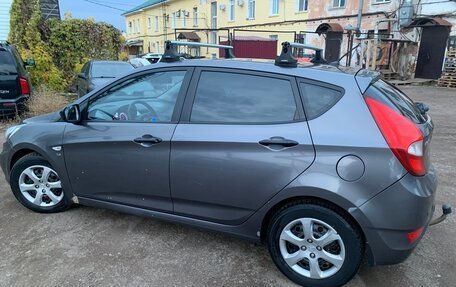 Hyundai Solaris II рестайлинг, 2012 год, 710 000 рублей, 3 фотография