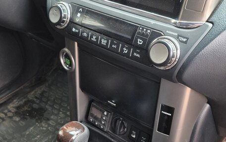 Toyota Land Cruiser Prado 150 рестайлинг 2, 2010 год, 2 500 500 рублей, 13 фотография