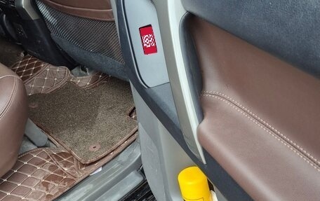 Toyota Land Cruiser Prado 150 рестайлинг 2, 2010 год, 2 500 500 рублей, 10 фотография