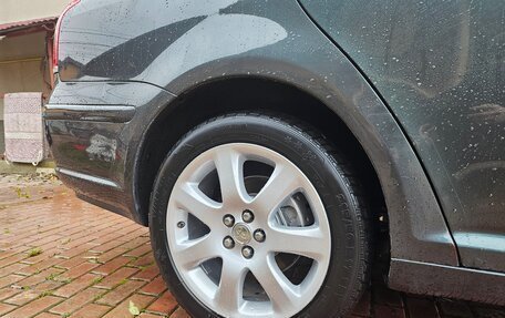 Toyota Avensis III рестайлинг, 2007 год, 1 350 000 рублей, 34 фотография