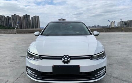 Volkswagen Golf VIII, 2022 год, 1 730 000 рублей, 2 фотография