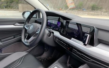 Volkswagen Golf VIII, 2022 год, 1 730 000 рублей, 14 фотография