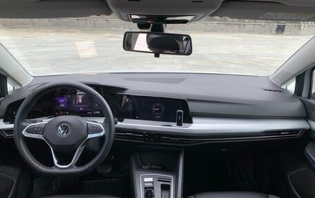 Volkswagen Golf VIII, 2022 год, 1 730 000 рублей, 7 фотография