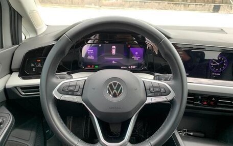 Volkswagen Golf VIII, 2022 год, 1 730 000 рублей, 8 фотография
