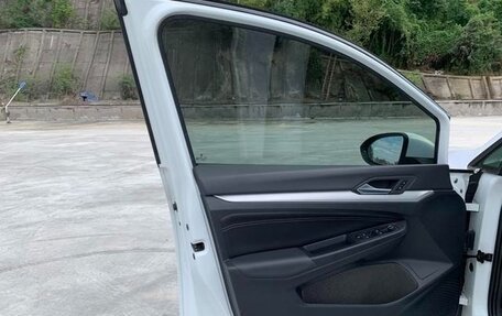 Volkswagen Golf VIII, 2022 год, 1 730 000 рублей, 20 фотография