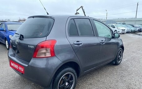 Toyota Yaris III рестайлинг, 2007 год, 499 000 рублей, 2 фотография