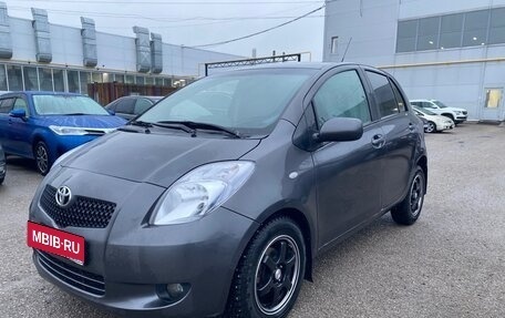 Toyota Yaris III рестайлинг, 2007 год, 499 000 рублей, 1 фотография