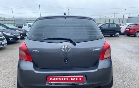 Toyota Yaris III рестайлинг, 2007 год, 499 000 рублей, 4 фотография