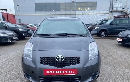 Toyota Yaris III рестайлинг, 2007 год, 499 000 рублей, 3 фотография