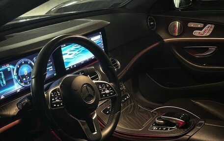 Mercedes-Benz E-Класс, 2019 год, 3 800 000 рублей, 10 фотография