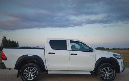 Toyota Hilux VIII, 2021 год, 2 350 000 рублей, 5 фотография