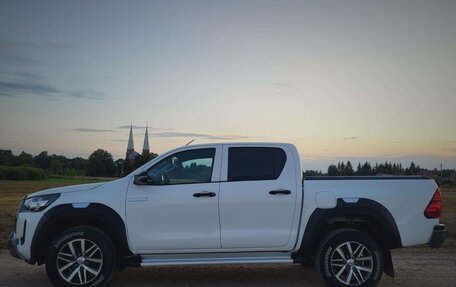 Toyota Hilux VIII, 2021 год, 2 350 000 рублей, 4 фотография