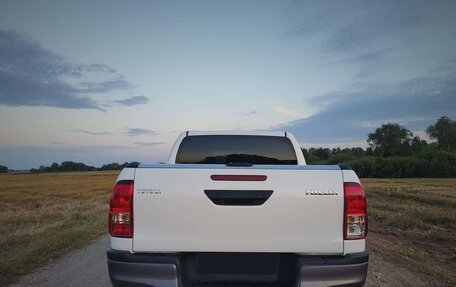 Toyota Hilux VIII, 2021 год, 2 350 000 рублей, 7 фотография