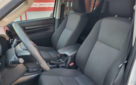 Toyota Hilux VIII, 2021 год, 2 350 000 рублей, 9 фотография