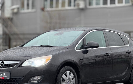 Opel Astra J, 2011 год, 799 000 рублей, 2 фотография