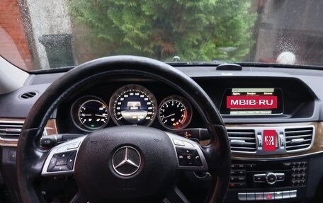 Mercedes-Benz E-Класс, 2013 год, 1 390 000 рублей, 16 фотография