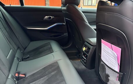 BMW 3 серия, 2019 год, 3 970 000 рублей, 15 фотография