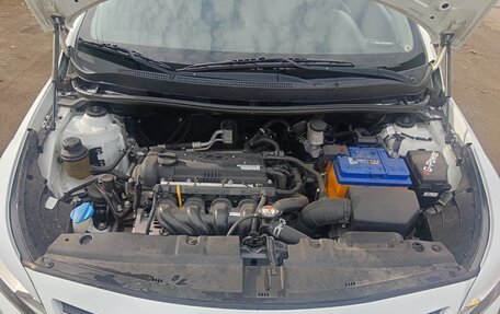 Hyundai Solaris II рестайлинг, 2015 год, 1 000 000 рублей, 9 фотография