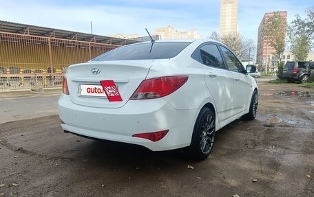 Hyundai Solaris II рестайлинг, 2015 год, 1 000 000 рублей, 5 фотография