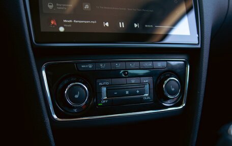 Skoda Superb III рестайлинг, 2014 год, 1 095 000 рублей, 15 фотография