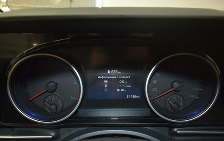 KIA Carnival, 2021 год, 4 100 000 рублей, 9 фотография