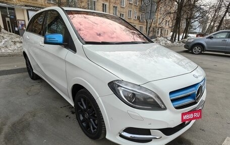 Mercedes-Benz B-Класс, 2015 год, 1 700 000 рублей, 2 фотография
