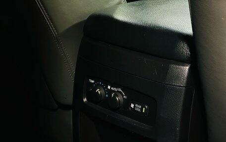 Toyota Land Cruiser Prado 120 рестайлинг, 2006 год, 1 799 000 рублей, 14 фотография