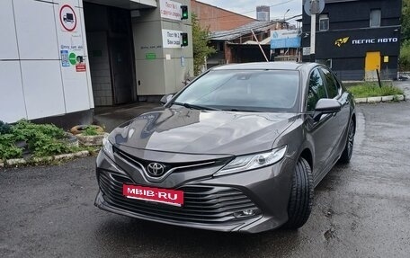 Toyota Camry, 2017 год, 1 900 000 рублей, 1 фотография
