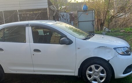 Renault Logan II, 2017 год, 540 000 рублей, 2 фотография