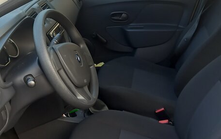 Renault Logan II, 2017 год, 540 000 рублей, 6 фотография