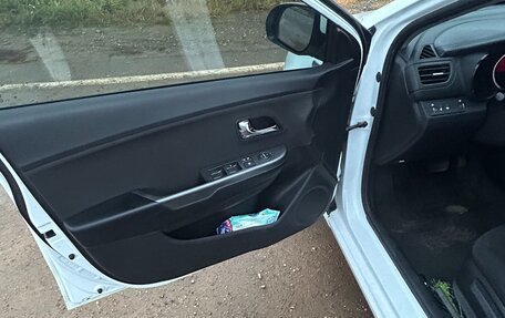 KIA Rio III рестайлинг, 2013 год, 990 000 рублей, 2 фотография