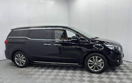 KIA Carnival III, 2016 год, 2 499 000 рублей, 8 фотография