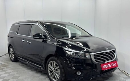 KIA Carnival III, 2016 год, 2 499 000 рублей, 3 фотография