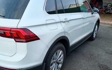 Volkswagen Tiguan II, 2021 год, 2 900 000 рублей, 2 фотография