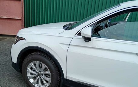 Volkswagen Tiguan II, 2021 год, 2 900 000 рублей, 3 фотография